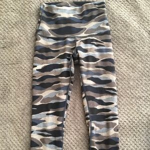 Camo lululemon wunder under leggings